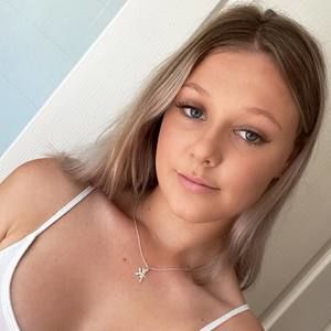 Meet your Posher, Krystal